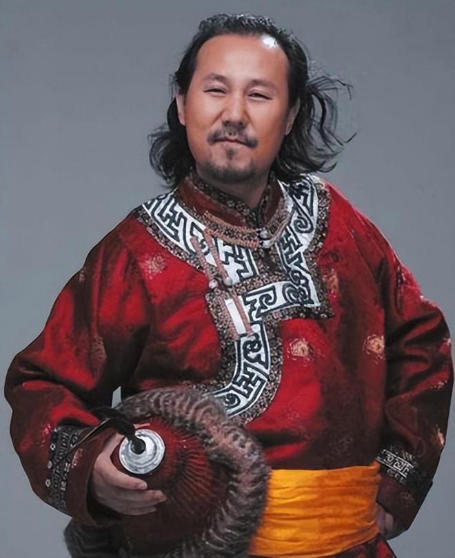 阿昺一哥位子现危机,野兔不敌黑马丢冠,美黑妹躺赢,小郑被看好