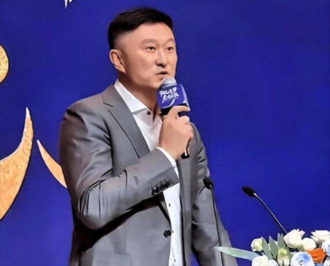 皇马杀疯！老弗爷力挺穆帅：签5大强援+追罗德里 新赛季首发曝光