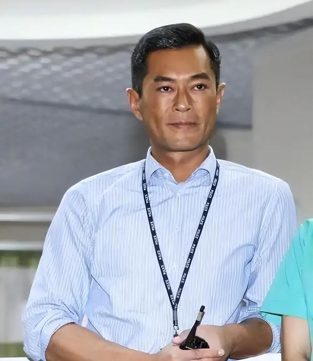 有点尴尬！布朗两个月前吐槽恩比德假摔骗哨 如今两人竟成为队友