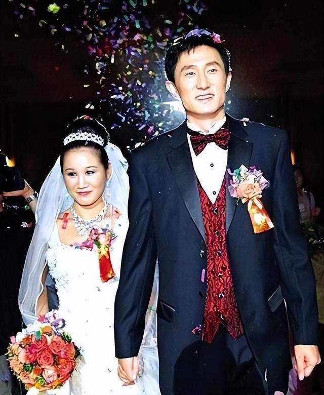 深度分析:续约詹姆斯暗藏致命短板,数据实锤,詹东搭档攻防拉胯