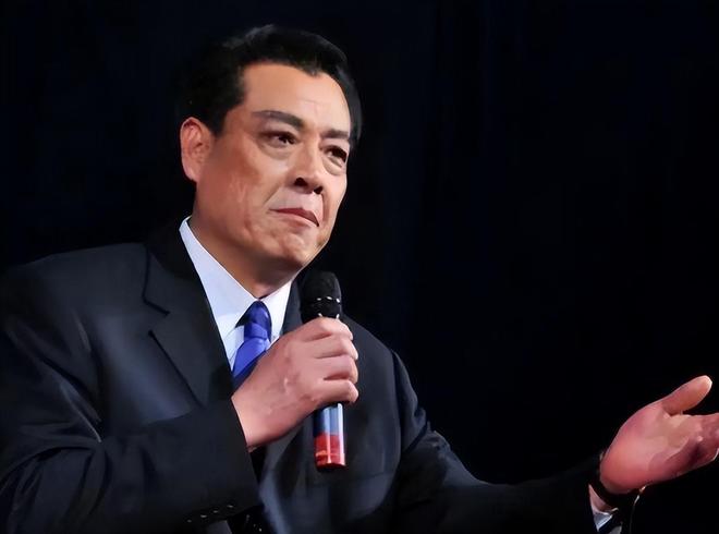 默森评世界杯夺冠热门:西班牙队居首,英格兰队第五