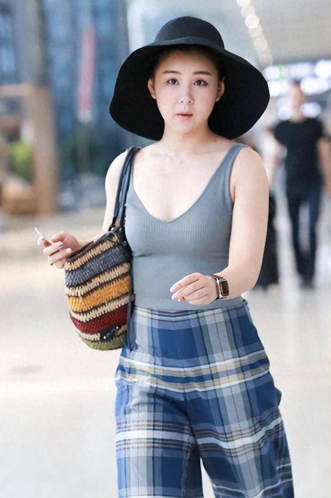 陌生老人进店休息离世，店主帮扶被索赔10万元，派出所两次协商后赔1.9万