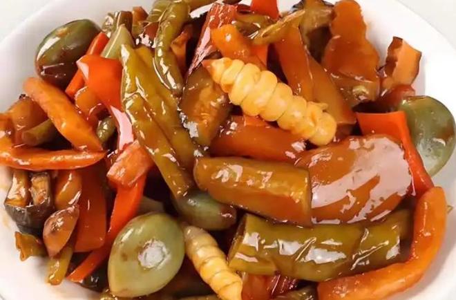 “出境全面收紧”疯传，在新加坡的中国人慌了：回国再返新，会不会被卡？