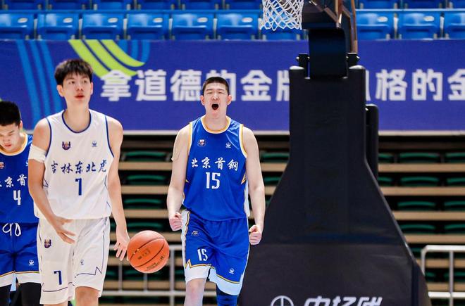 特雷·杨谈顶薪续约奇才：我相信赢球能解决一切